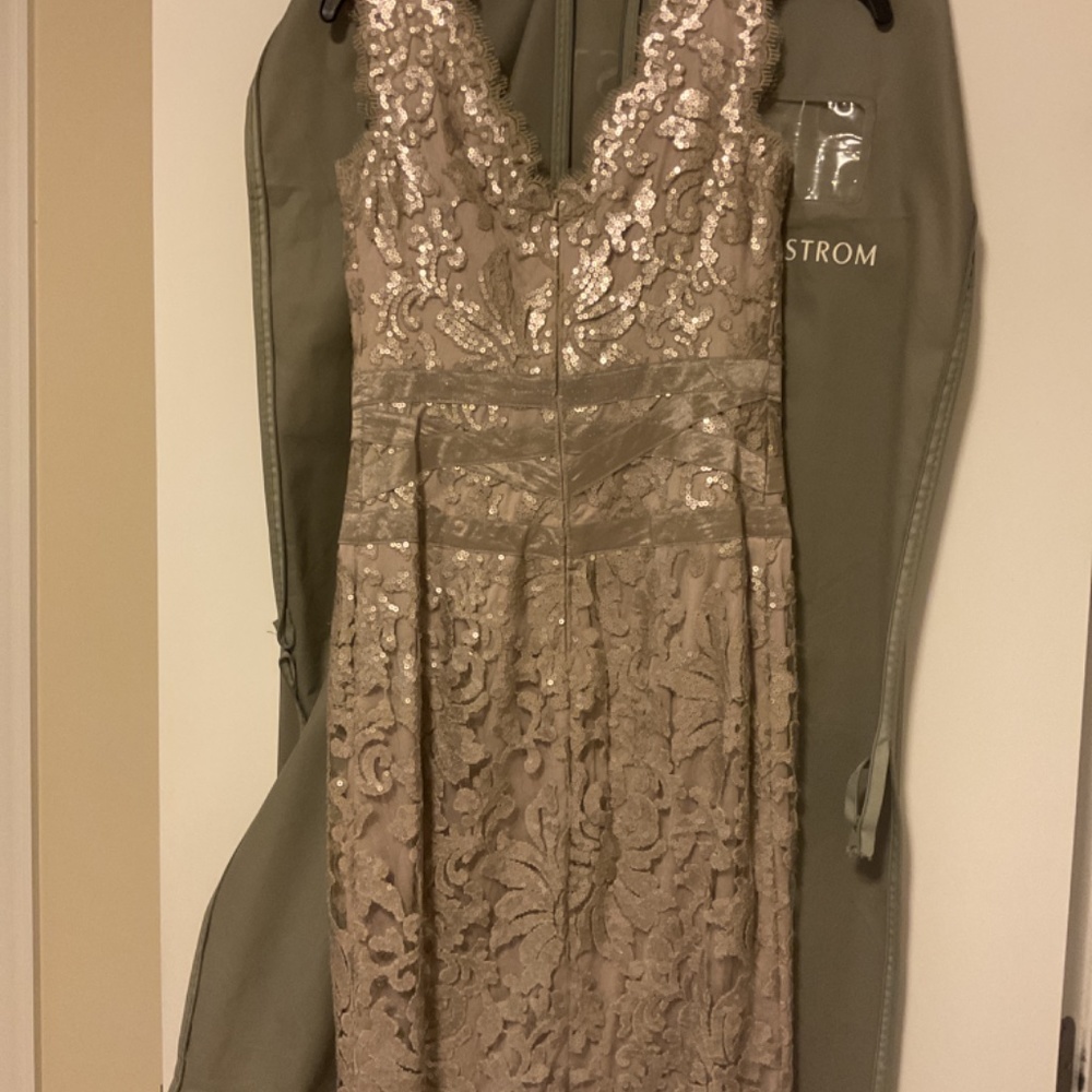Dress - Picture 2 of 4